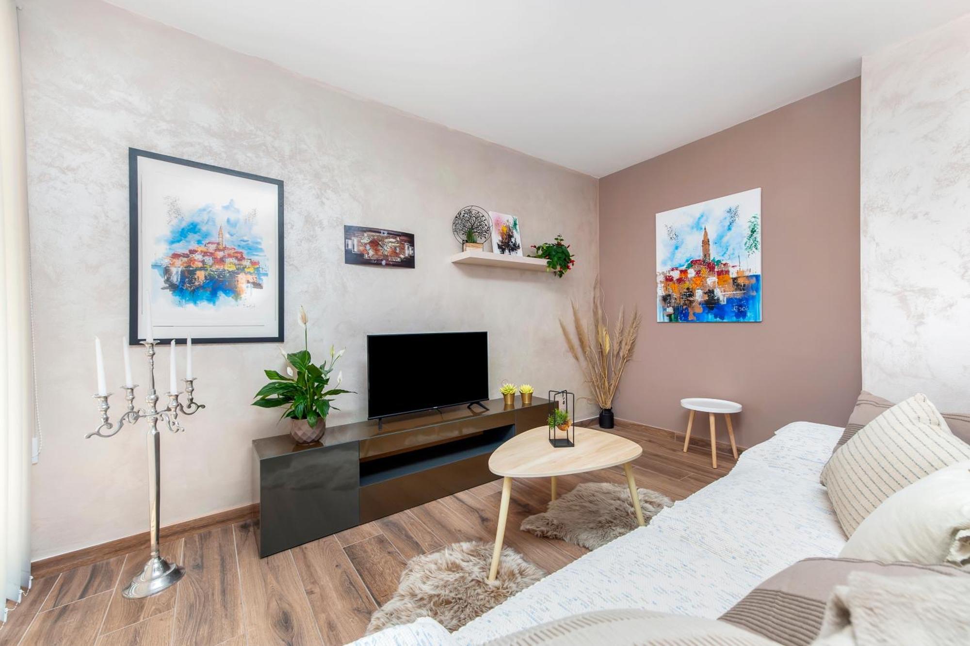 Apartman Lorena โรวีน ภายนอก รูปภาพ