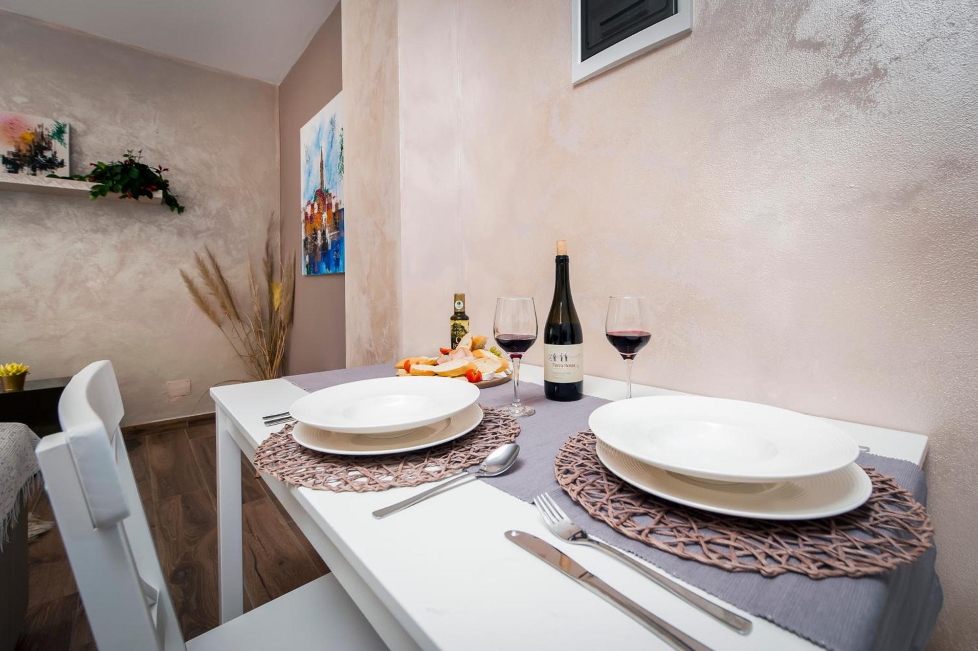 Apartman Lorena โรวีน ภายนอก รูปภาพ
